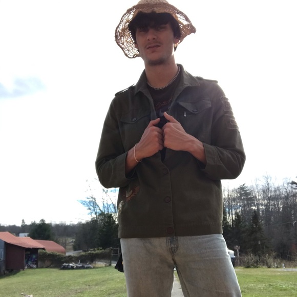 Meet your Posher, Caleb - Picture 3 of 4